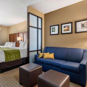 Queen Suite Mobility accessible